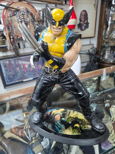Wolverine statue